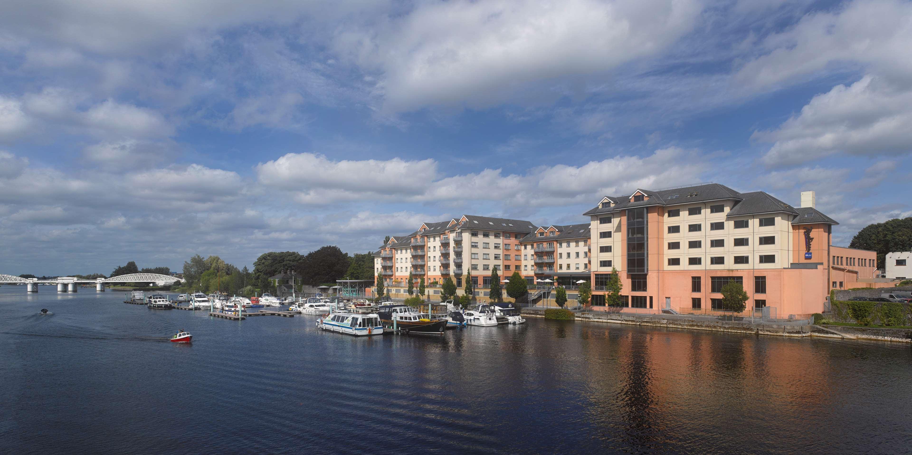 Radisson Blu Hotel, Athlone Exterior photo