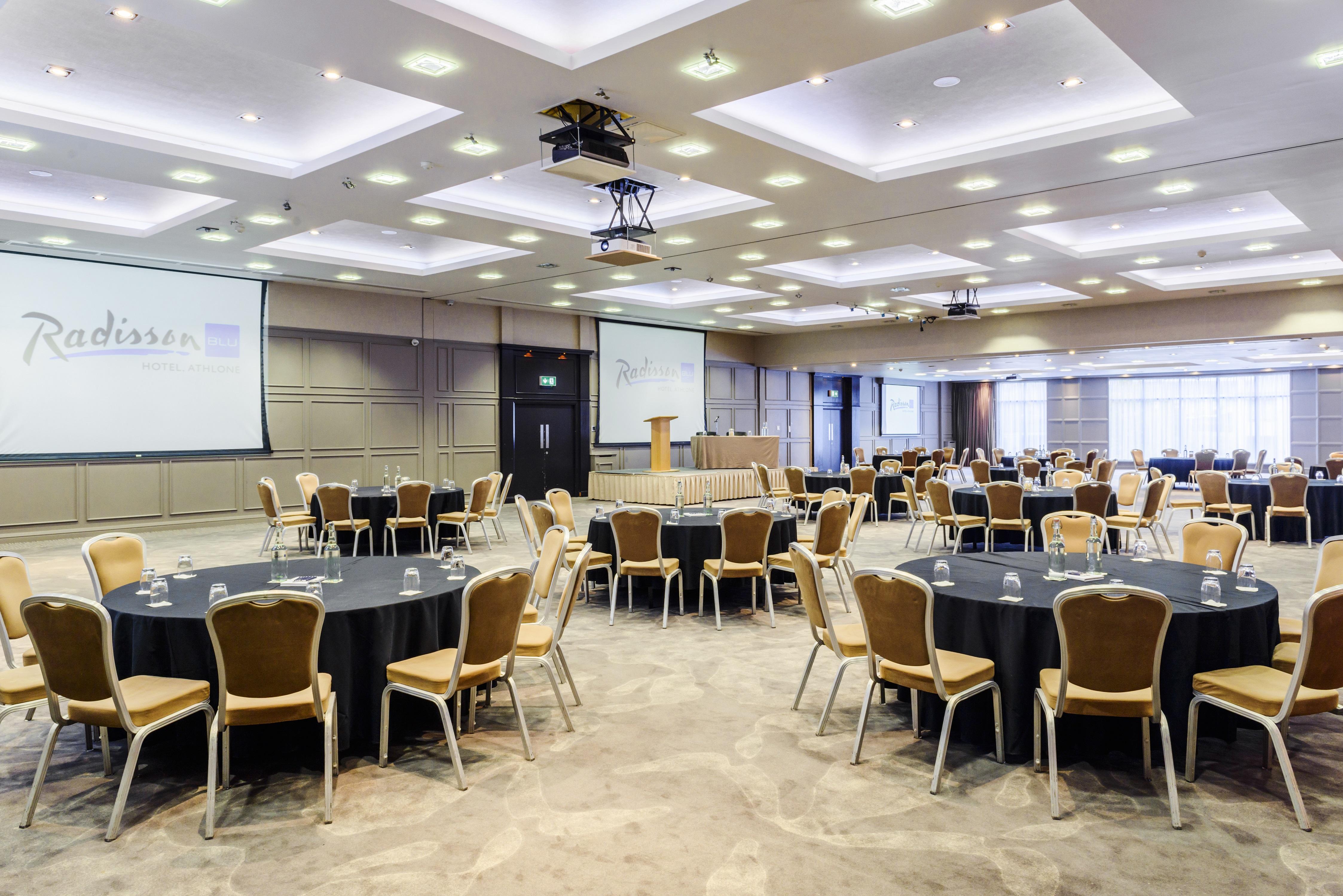 Radisson Blu Hotel, Athlone Exterior photo